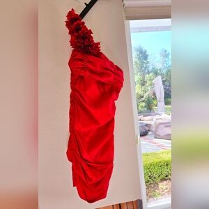 Elegant Red One-Shoulder Dress